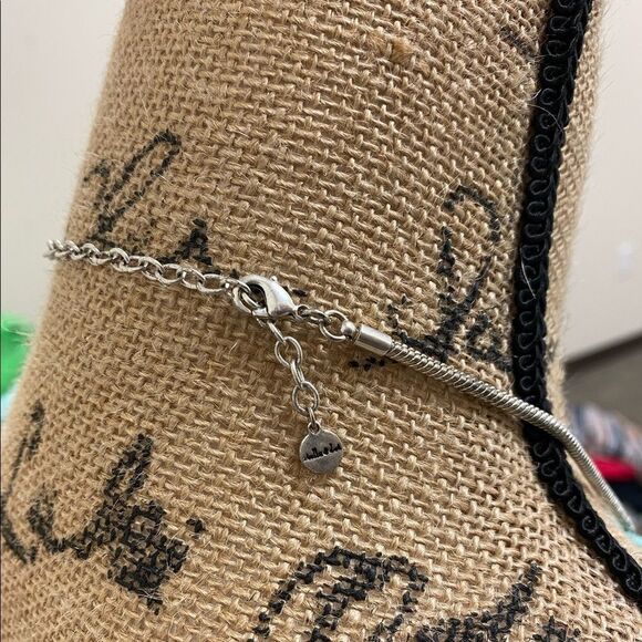 Stella & Dot essential fringe silver collar statement necklace - Picture 8 of 9